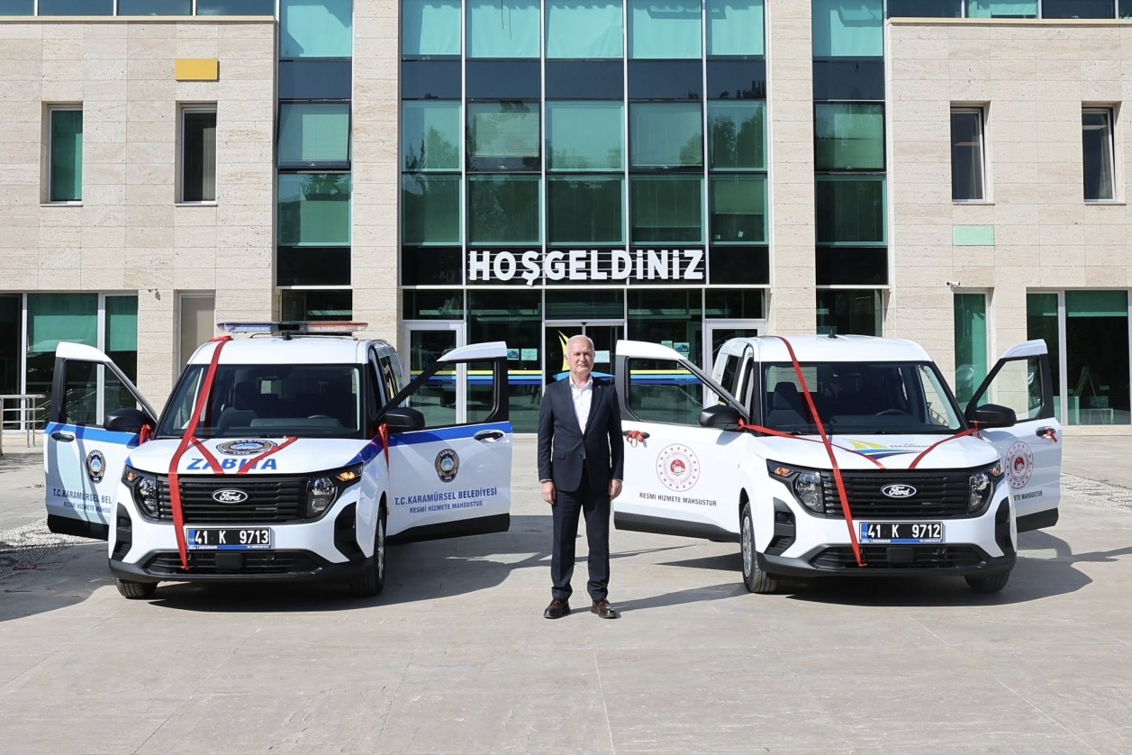 KARAMÜRSEL BELEDİYESİ ARAÇ FİLOSUNU GÜÇLENDİRMEYE DEVAM EDİYOR
