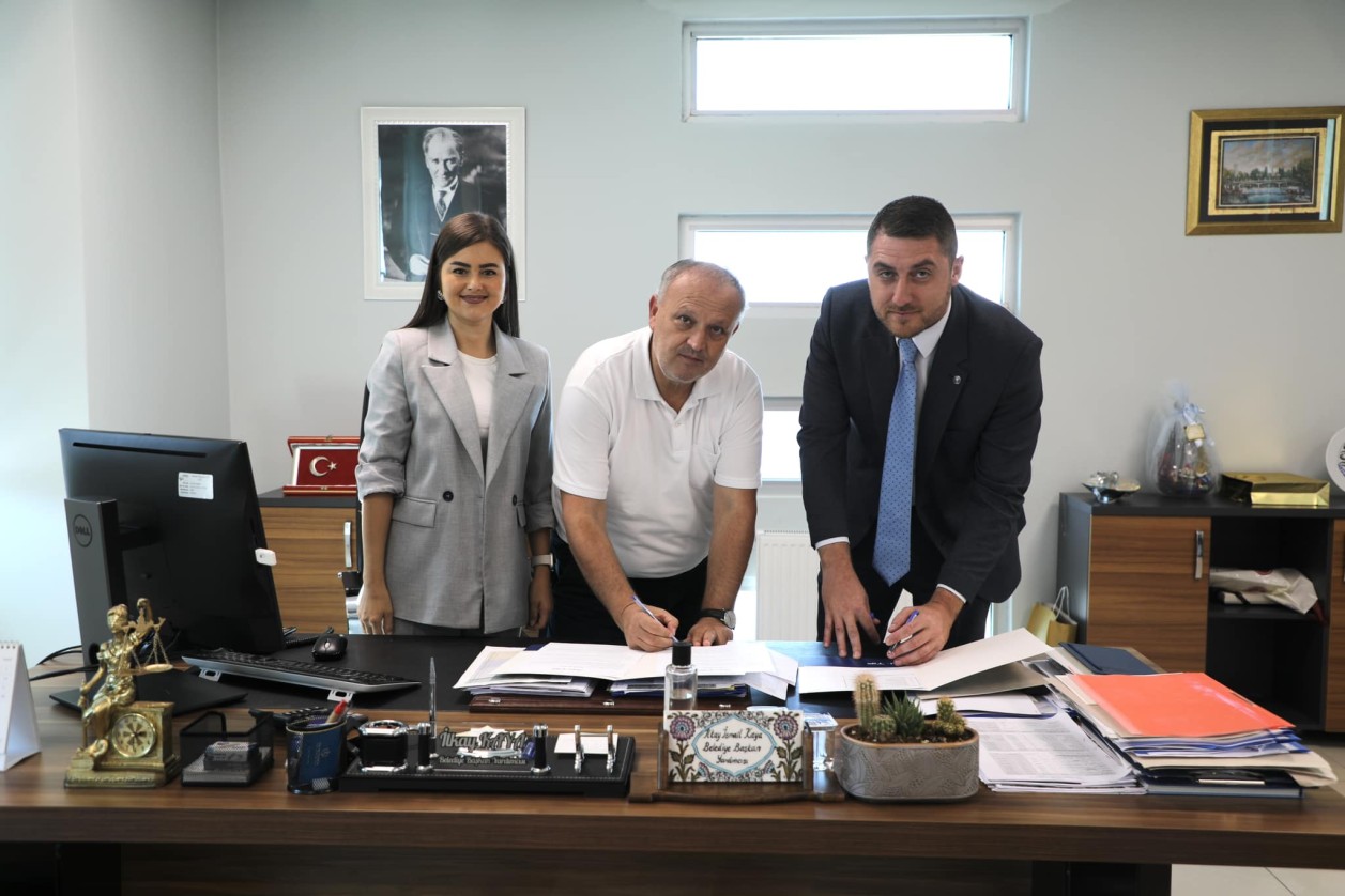 Karamürsel Belediyesi ile Aktif International Kocaeli Hastanesi Arasında Protokol İmzalandı