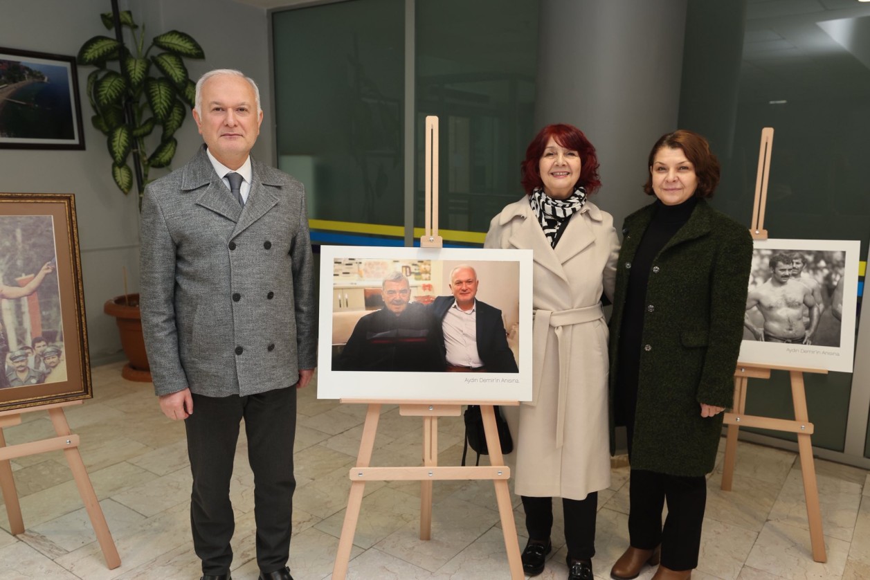 Karamürsel’de “Aydın Demir Anısına” Fotoğraf Sergisi Gerçekleştirildi